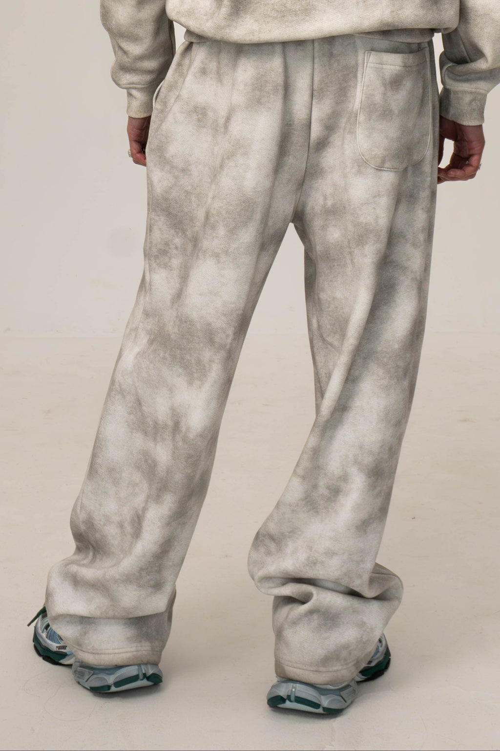 LIMITLESS” WASHED GREY SWEATPANTS